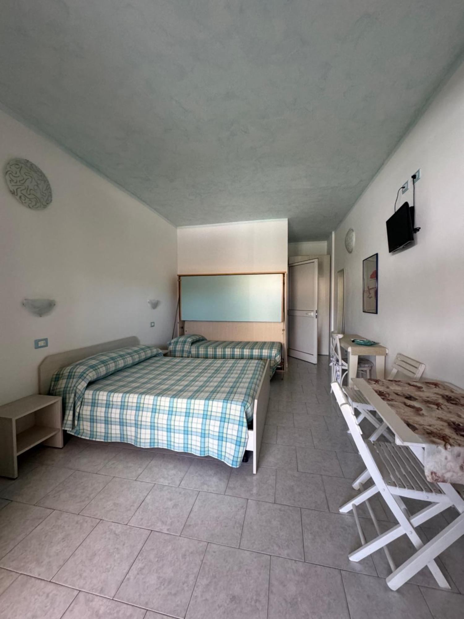 Hotel Bagno Stella Del Mare Marina Di Carrara Exterior photo