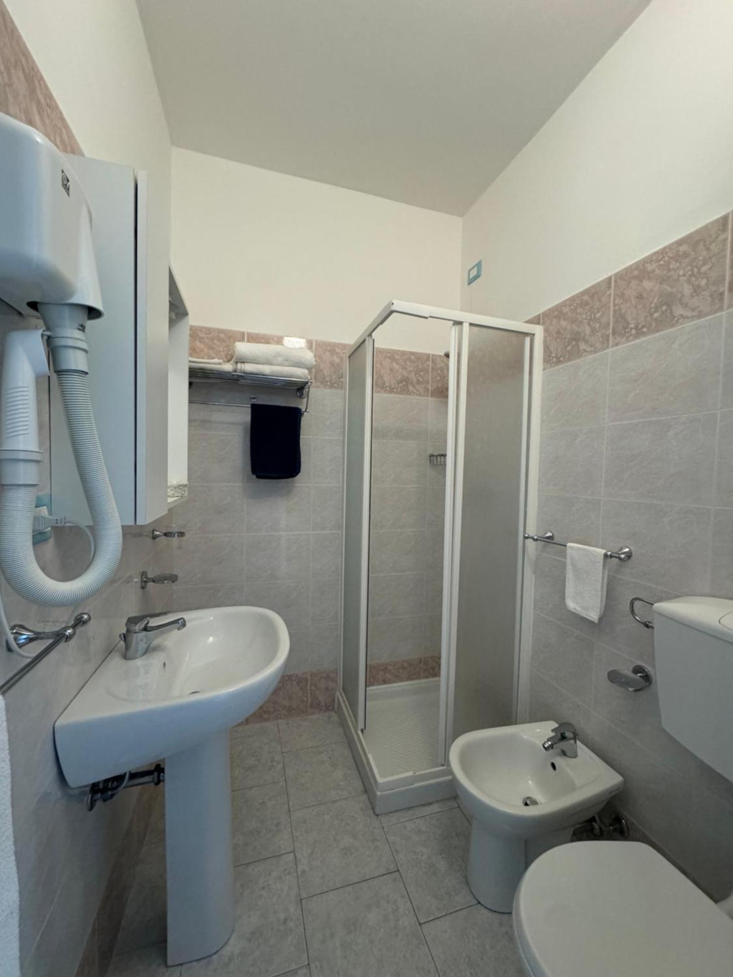 Hotel Bagno Stella Del Mare Marina Di Carrara Exterior photo